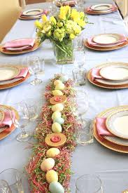 I love all the gold elements that really add so much sophistication to the whole table…so pretty! Easter Table Decorations And Settings