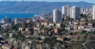 Zemětřesení o síle kolem 5,1 stupně zasáhlo dnes ráno oblast města sisaku ve střední části chorvatska. Zemetreseni Tag Echoprime Cz