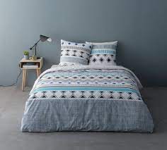 Les housses de couette en percale se composent d'une partie supérieure blanche et de la base couleurs. Housse Couette Percale Blaise Le Style Graphique A Petit Prix