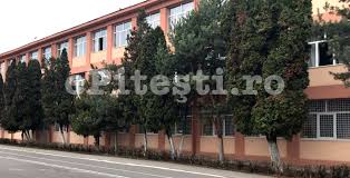 In urma cu putin timp a luat sfarsit sedinta comitetului judetean pentru situatii de urgenta care a adoptat hotararea nr 30. Covid 19 È™i La È™coala 14 Din PiteÈ™ti Elevii Unei Clase AcasÄƒ In Izolare