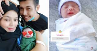 Selain itu juga ada gambar dp bbm bayi lucu joget dan bergerak yang berbentuk animasi gif semakin terlihat lucu, jika anda tertarik untuk menggunakan gambar2 yang kami berikan silahkan anda download gambar dp bbm kata kata bayi dp bbm bayi baru lahir. Mua Bellaz Selamat Lahirkan Bayi Lelaki Ramai Puji Kecomelan Baby Y Yang Berlesung Pipit Di Pipi Pa Ma