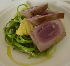 La salsa tonnata è una preparazione gastronomica semplice, versatile e dal gusto inconfondibile. Il Mio Vitello Tonnato Andrea Provenzani Mangiare Bene