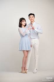 Park seo joon modeled with sophistication and confidence as his iconic smile accentuated the shoot. Iu And Park Seo Joon For Chamisul Handsome Korean Actors Pretty Korean Girls Korean Couple Photoshoot