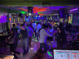 SALÓN DE BAILE Salsa Ritmo y Son