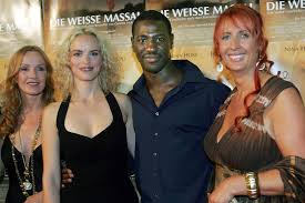 We did not find results for: 1 Von 2 Die Schauspielerinnen Katja Flint Hauptdarstellerin Nina Hoss Hauptdarsteller Jacky Ido Und Die Bestsellerautorin Corinne Die Darstellerinnen Katja Flint Und Nina Hoss Mit Hauptdarsteller Jacky Ido Und Autorin Corinne Hofmann Von Links Bei