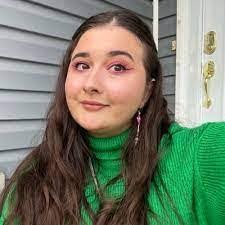 Nanette Albrecht's Instagram, Twitter & Facebook