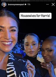 Adoro questo momento in cui le due si abbracciano. Sono felice che Mary  abbia qualcuno come Angie "lei ha me e io ho lei" : r/realhousewives