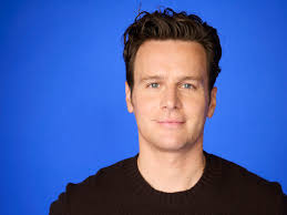 Jonathan Groff's Instagram, Twitter & Facebook