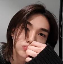 Latihan 3 Arrange the words into good order! 1. the