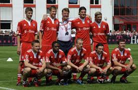 Miroslav klose, franck ribéry, arjen robben, mark van bommel ou encore ivica olić. Wie Alles Begann Louis Van Gaal Im Sommer 2009 Der Neue Trainer Des Fc Bayern Prasentiert