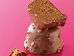 Decouvrez La Recette Des Roches Pralines A La Noix De Coco Caramelisee De Christophe Michalak Health Lifestyle Recette Christophe Michalak Recette Recette Dessert