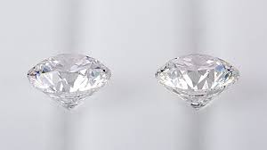 Fake diamond and show you how to find out if you have a real diamond on your hands. Can You Spot The Difference Lab Created Vs Mined Diamonds
