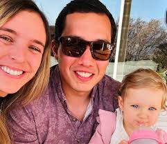 Gracias 2024 por tanto! Se resume en familia + amigos + deporte = 🤍 1.  Navidad con toda la grupeta Dyer Vicuña 2. Foto familiar con Martin en  nuestras vacaciones en San