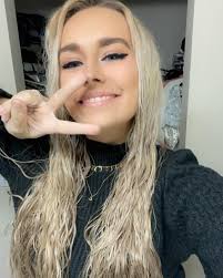 Covid has finally freed me from its awful claws! No stream tonight so I can  finally celebrate Christmas with my family, but… BIRTHDAY STREAM ON  SUNDAY!! 🎂