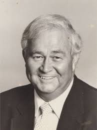 Earl Brackett Obituary