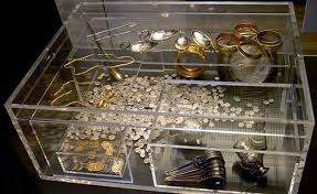 Florida offers metal detecting adventures in all corners of the state. Very Expensive Finds Made With A Metal Detector Md Hunter Blog