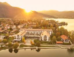 Friedrich merz on wn network delivers the latest videos and editable pages for news & events, including entertainment, music, sports, science and more, sign up and share your playlists. Tegernsee Archives Seite 2 Von 3 Jetset Media Das Exklusive Entertainment Magazin