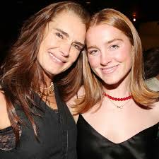 See Photos of Taylor Swift, Travis Kelce, Brooke Shields and More