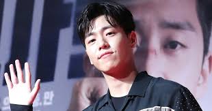 The official website for lee hyun. Lee Hyun Woo Says Goodbye To Entertainment Prepares To Join Army Next Month