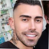 60+ perfiles de «Carlos Rincón»