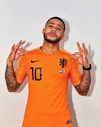 Depay debuteerde in 2013 in het nederlands elftal. I M Giving Away 5 Signed Holland Shirts All You By Memphis Depay 2018 12 03