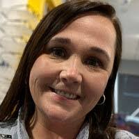 Lynn Monk's Instagram, Twitter & Facebook