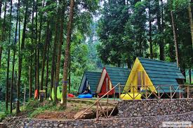 Bogor dan puncak memnag sering menjadi tujuan wisata orang jakarta terutama pada weekend dan hari libur panjang. Ini Dia 10 Camping Ground Paling Hits Di Bogor