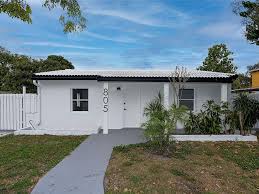 805 Sultan Ave, Opa Locka, FL 33054