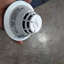 Typically, if the ambient temperature rises above a predetermined threshold an alarm signal is triggered. Siga Dsi Edward Smoke Detectors Smoke Sensor Totaline Smoke Detectors à¤§ à¤® à¤° à¤¸ à¤¸ à¤šà¤• Dp Fire Protection Noida Id 20208250773
