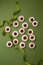 Some distinct features of the christmas cactus are the rounded lobes of leaves, as well as the even distribution of flower sign up for our newsletter to get comparisons delivered to your inbox. Pam Schrock Pamschrock Profile Pinterest