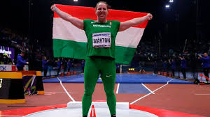 Gyászoló férje, lánya és unokái. Kuruc Info Marton Anita A Magyar Atletika Tortenetenek Elso Vilagbajnoka