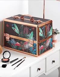 8 Effortless Diy Ideas To Organize Makeup According To Your Personality Type Make The Most Of Your Makeup Stor Makeup Case Makeup Storage Makeup Organization