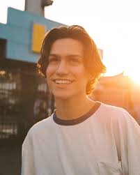Chase Hudson Lilhuddy Op Instagram Bryant The Hype House Chase In 2020 Cute Celebrities Celebrities Male Cute Guys