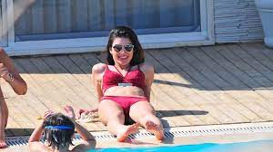 Şu sıralar ise mert fırat'la nikah masasına oturmaya hazırlanan i̇dil fırat'ın, hamile olduğu iddiaları gündeme bomba gibi düştü. Idil Firat Tan Hamile Iddialarina Sert Yanit Kuru Iftira Magazin Haberleri