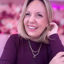 Top 25 Over 40 Amazon Influencers in 2025