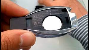 First you need to identify which key you have. Mercedes Benz Key Battery Change Replacement Youtube