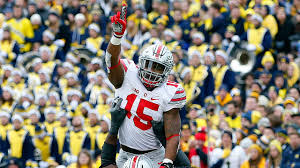 Er spielte college football für die ohio state buckeyes, bevor er im nfl draft 2016 an vierter stelle von den dallas cowboys ausgewählt wurde. Ezekiel Elliott Leads Ohio State In Rout Of Michigan