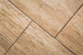 Terracetile elana ebony rectified matt brown porcelain 45x90x2 cm. Fliesen In Holzoptik Ein Besonderer Trend Hausmagazin Com