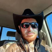 Johnnie Ruiz's Instagram, Twitter & Facebook