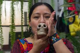 Rosa Chávez: La poesía es mi columna vertebral