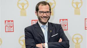 Der medienkonzern axel springer teilte am samstag in berlin über reichelt mit. Julian Reichelt Bild Chefredaktor Schreibt Xi Jinping Gesellschaft