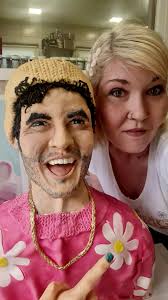 My own birthday cake, very 1th try to "build" a human 🙈🙈🙈🙈