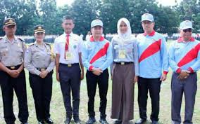 Dalam seleksi paskibraka yang akan berlangsung selama 2 (dua) hari tersebut, seluruh merekalah yang menilai para peserta tersebut layak atau tidak untuk menjadi anggota paskibraka.artinya seleksi dilakukan sangat ketat dan objektif, tidak ada yang namanya titipan atau sebagainya. 480 Pelajar Ikuti Seleksi Paskibraka Palpos Id