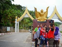 Terdapat banyak tempat menarik yang boleh anda kunjungi apabila sampai di muar. Huluperaknews