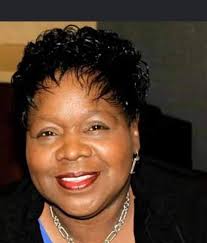 Remember r&b singer Adina Howard from the 1990's?! She rose to fame with  her debut single "Freak Like Me". Looking gorgeous! 🖤🎼🎙🎶 #FLASHBACK90s  📸🎵