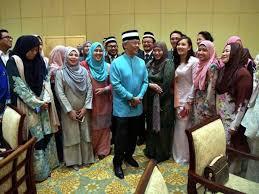 Biarpun nampak aneh untuk diperkatakan tetapi itulah cerita yang berlaku pada dua ekor kucing dari malaysia yang berjaya meraih anugerah di peringat antarabangsa menerusi. Agong Mahu Rakyat Malaysia Di Uae Harumkan Nama Negara