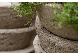 Brunnings vermiculite helps with moisture retention in sandy soils and aeration of clay soils. Vietnam Large Lightweight Concrete Planters Vietnam Lightweight Concrete Pots