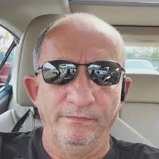 I'M TIRED of being alone.. need a friend 🤍