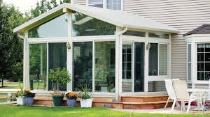 Même si vous avez exactement décidé ce que vous voulez voir en conséquence et fait un plan, il est préférable de le coordonner avec un designer professionnel qui peut indiquer les erreurs commises. Veranda A La Maison Avec Des Fenetres En Plastique Villas Vitrees Veranda Cadres En Pvc Pour La Terrasse Fermee Comment Le Faire Vous Meme