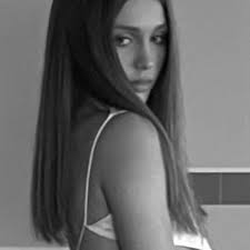 Maria Julia Kan (@misiuniv) • Threads, Say more